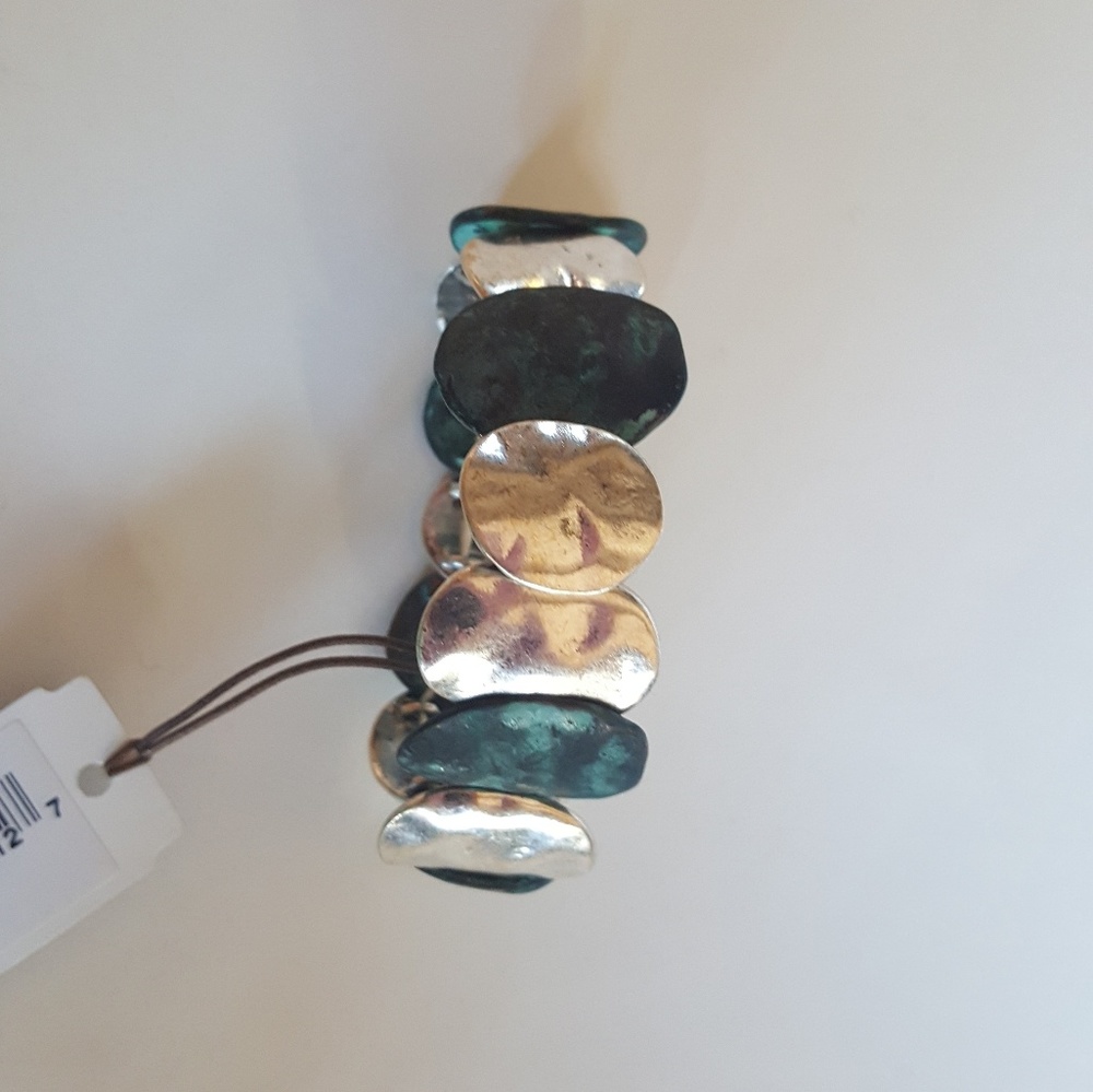 NWT Beautiful Burnished Metal Discs Bracelet - Picture 4 of 7